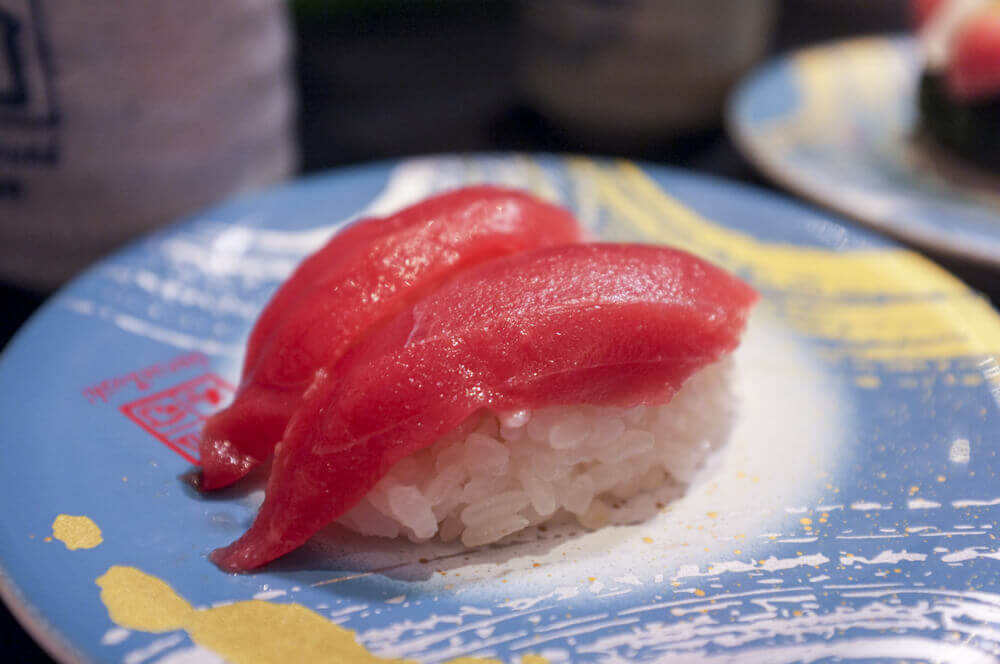 呑拿魚壽司，魚生沒有咬不斷的筋。